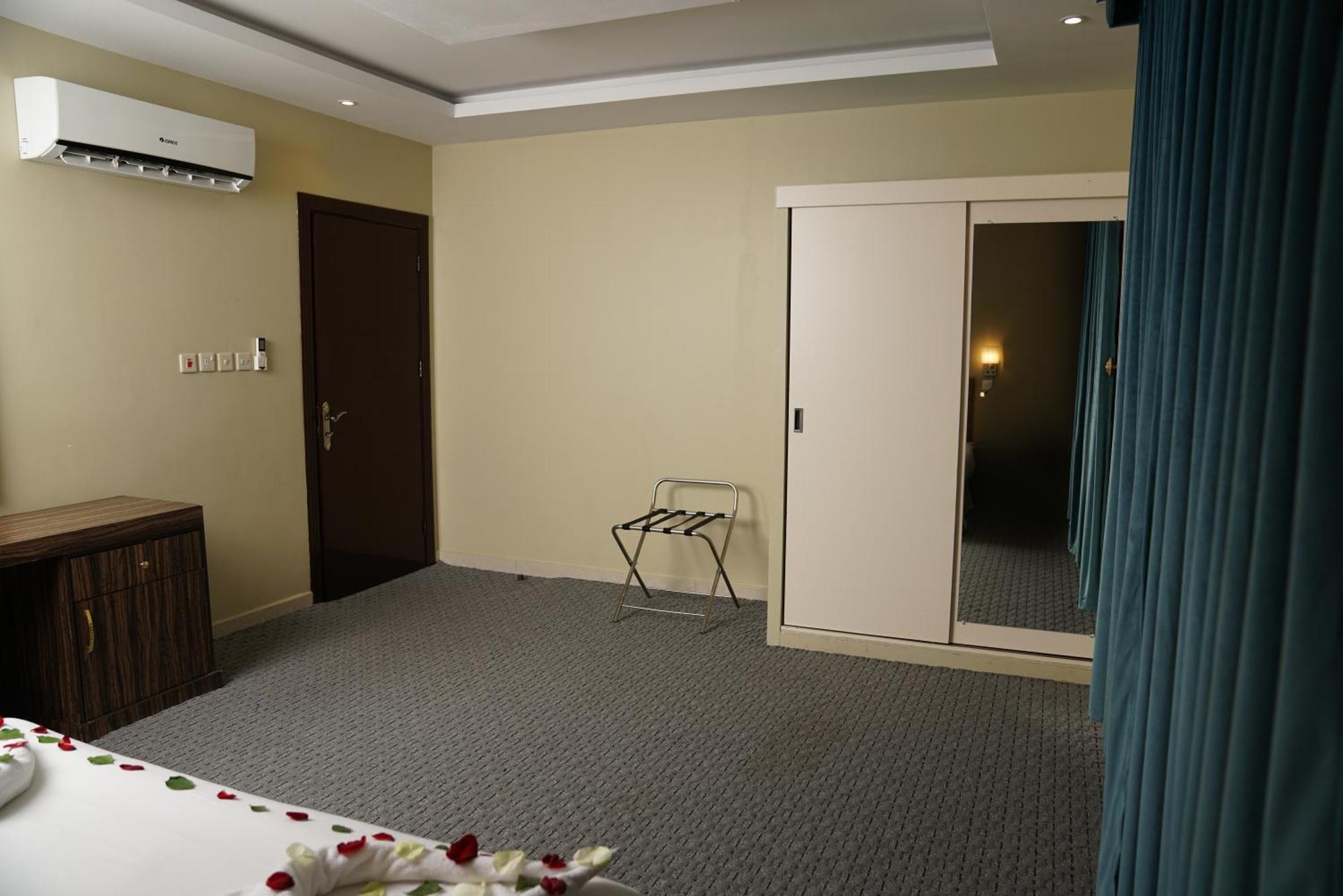 La Rive Hotels & Suites Dammam Zimmer foto